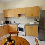 Apartment Sunflower - 3 Bedroom Spacious Apartment, Peyia