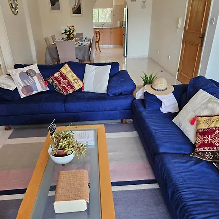 Sunflower - 3 Bedroom Spacious Apartment, Peyia