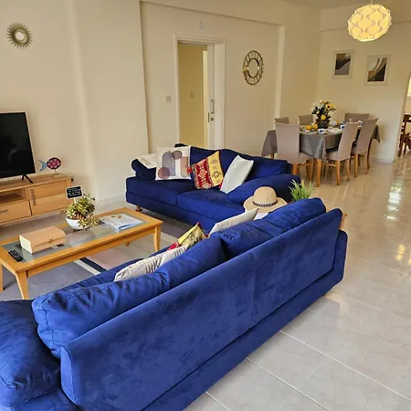 Sunflower - 3 Bedroom Spacious Apartment, Daire