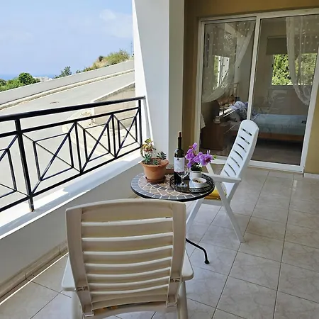 Sunflower - 3 Bedroom Spacious Apartment, Peyia