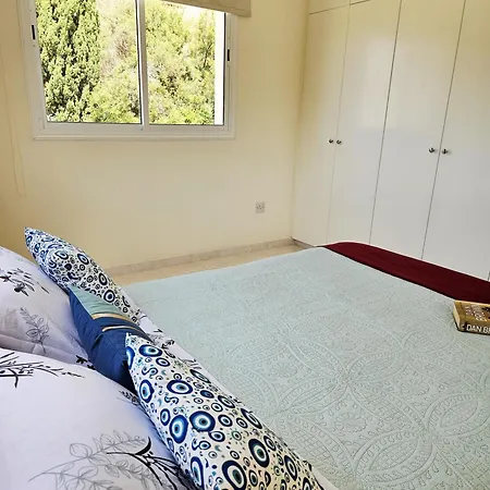 Sunflower - 3 Bedroom Spacious Apartment, 아파트 *