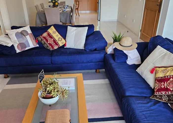 Sunflower - 3 Bedroom Spacious Apartment, Pegeia