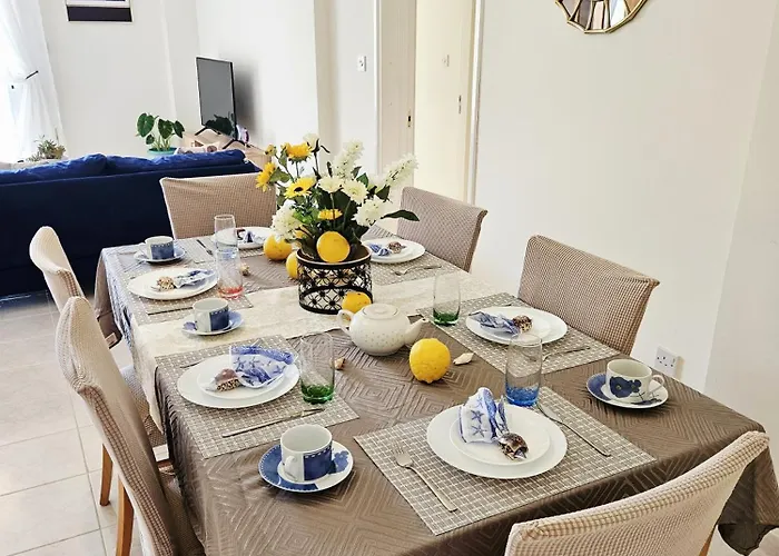 Sunflower - 3 Bedroom Spacious Apartment,