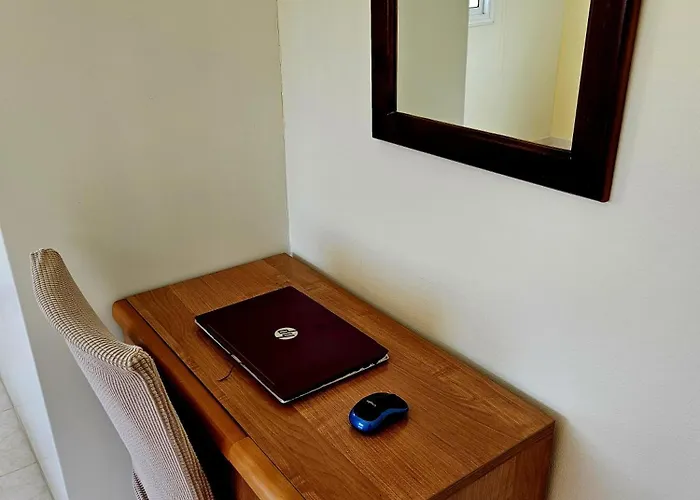 Sunflower - 3 Bedroom Spacious Apartment, Apartmán Pegeia