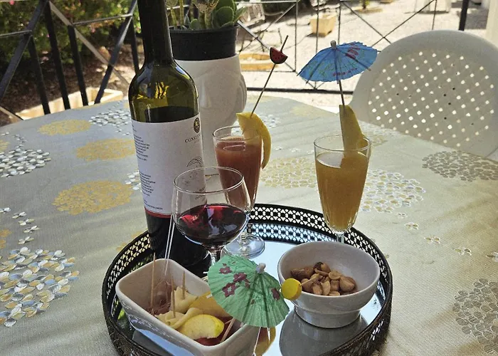 Sunflower - 3 Bedroom Spacious Apartment, Pegeia