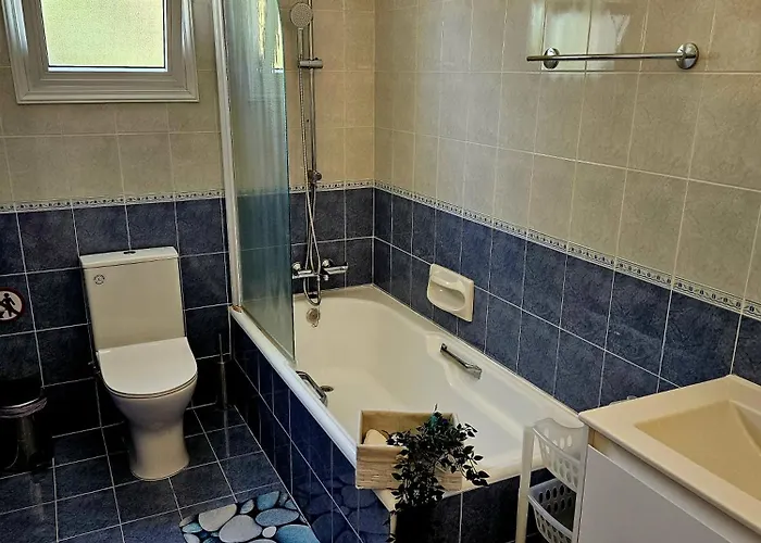 Sunflower - 3 Bedroom Spacious Apartment, Apartmán Pegeia